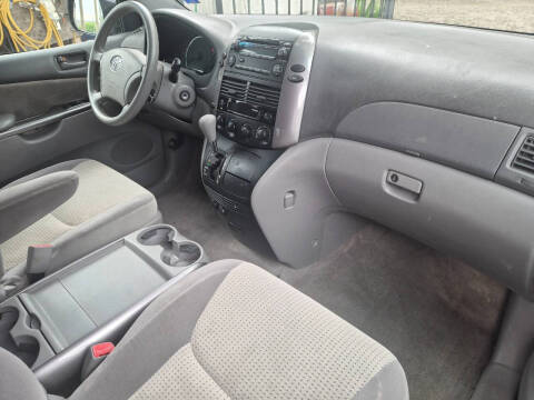 2009 Toyota Sienna LE 7-Passenger