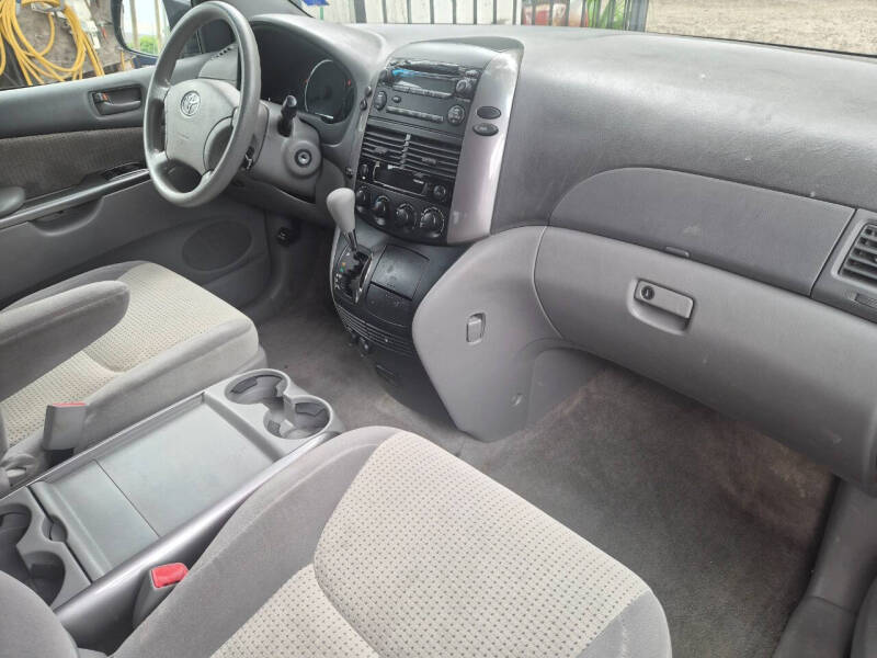 2009 Toyota Sienna LE 7-Passenger