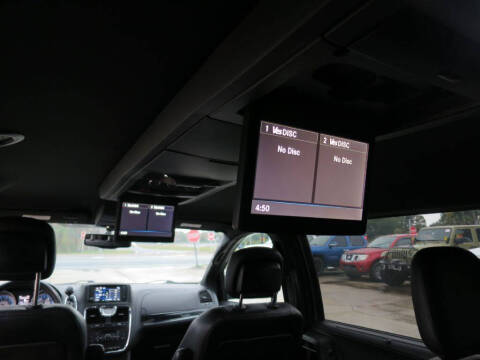 2016 Chrysler Town and Country S