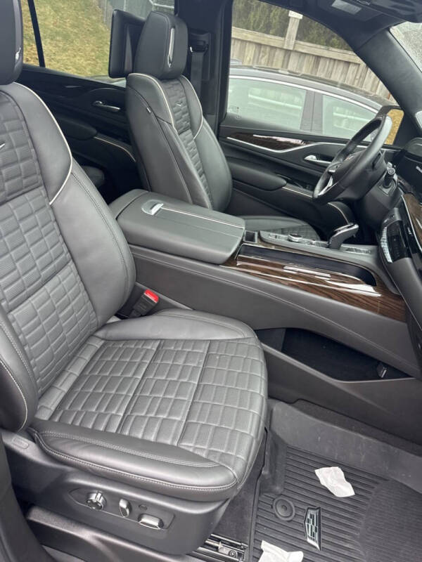 2024 Cadillac Escalade ESV Sport Platinum