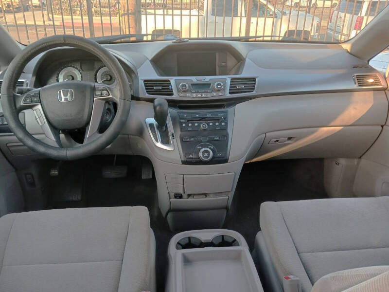 2012 Honda Odyssey EX photo 4