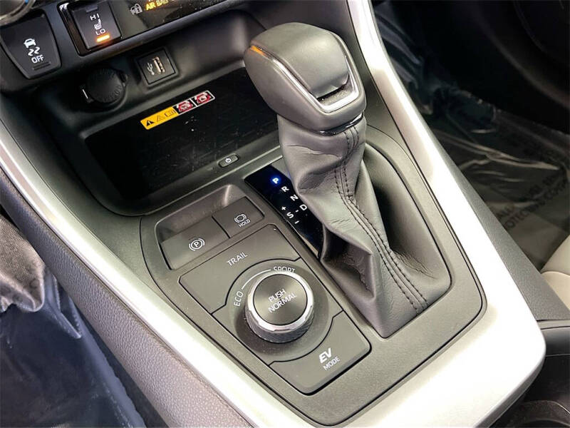 2025 Toyota RAV4 Hybrid XLE Premium