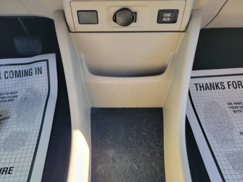 2013 Toyota Prius v Two