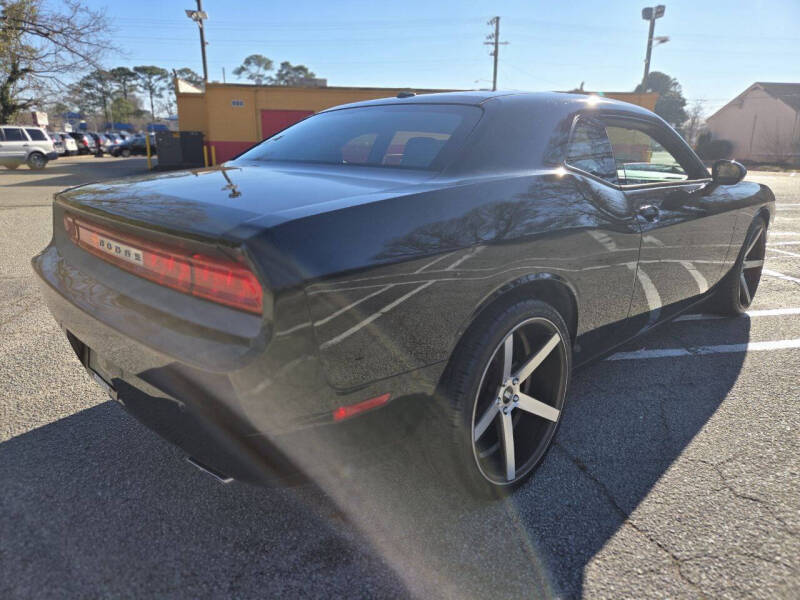 2013 Dodge Challenger SXT Plus