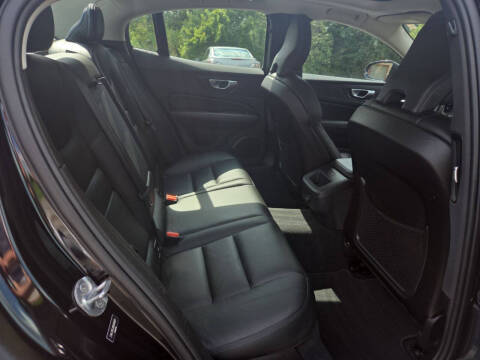 2024 Volvo S60 B5 Plus Dark Theme