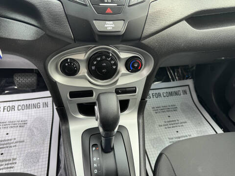 2017 Ford Fiesta SE