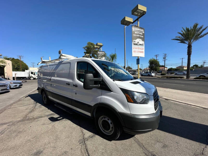 2016 Ford Transit Base's photo