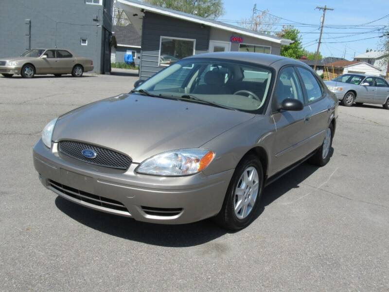 2007 Ford Taurus for sale at Crown Auto in South Salt Lake UT