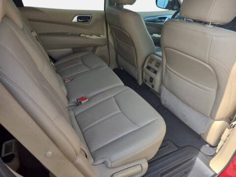 2017 Nissan Pathfinder SL