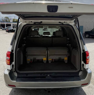 2004 Toyota Sequoia SR5