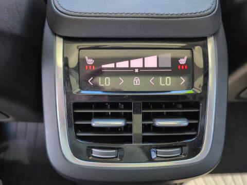 2024 Volvo XC90 B5 Core Bright Theme