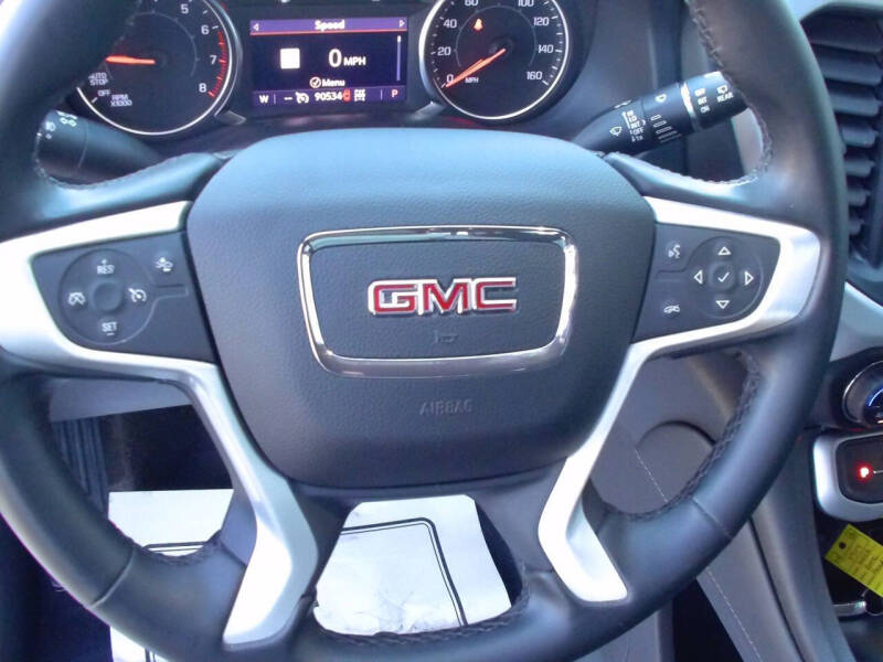 2023 GMC Acadia SLT