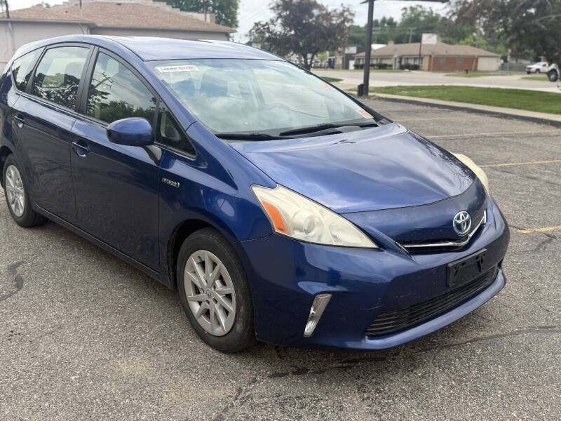 2012 Toyota Prius v Three