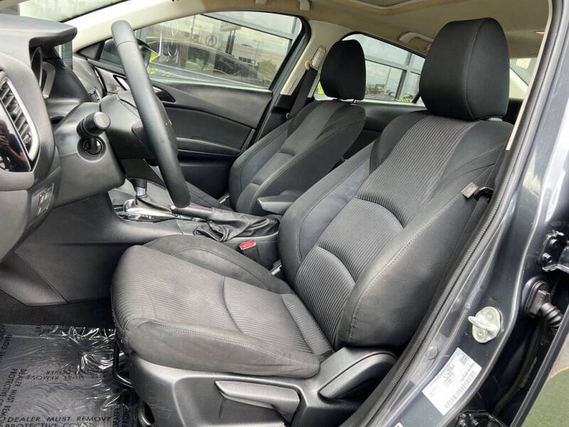 2015 Mazda MAZDA3 i Touring