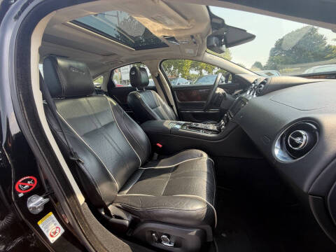 2016 Jaguar XJ R-Sport