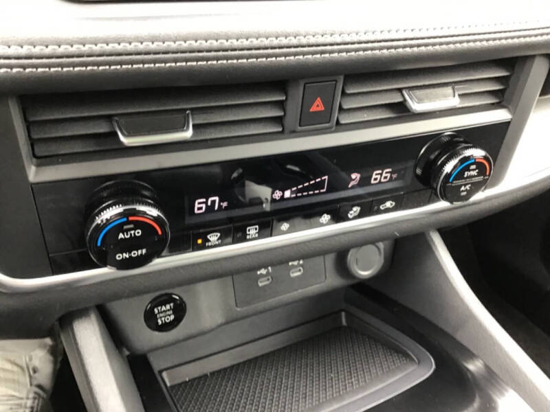 2025 Nissan Rogue SV