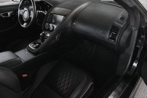 2017 Jaguar F-TYPE SVR