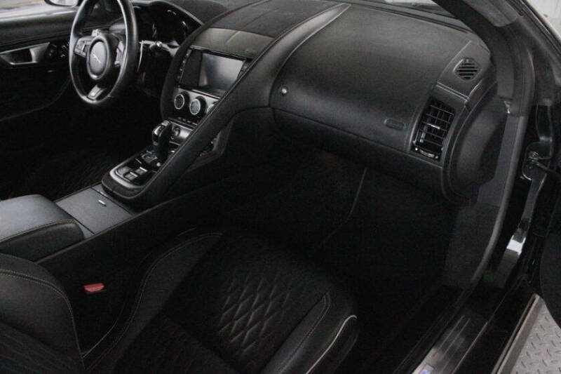 2017 Jaguar F-TYPE SVR