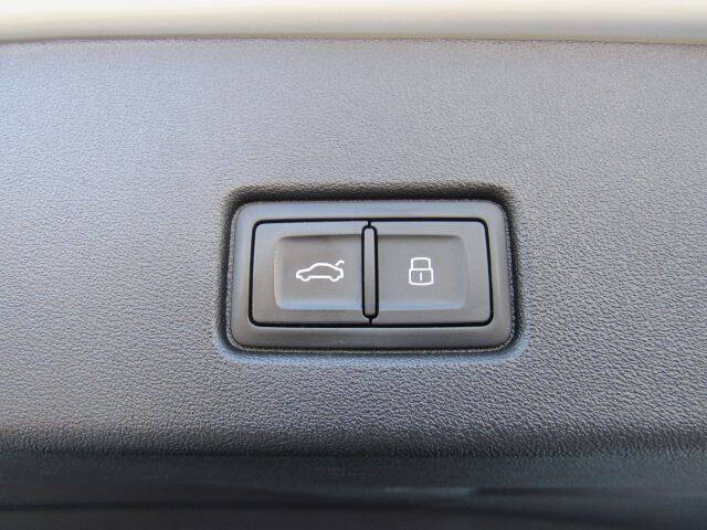 2022 Audi Q4 e-tron quattro Premium Plus 50