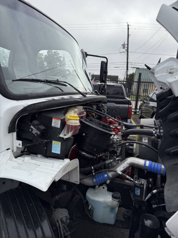 2022 Freightliner M2 106