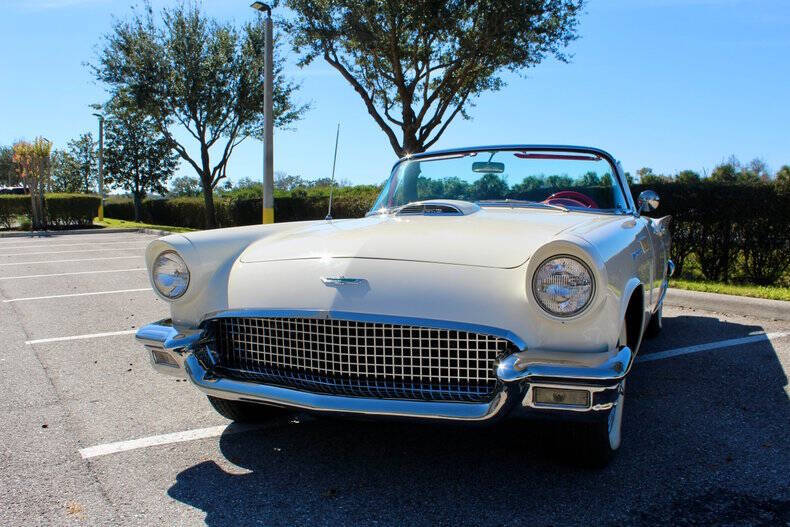 1957 Ford Thunderbird