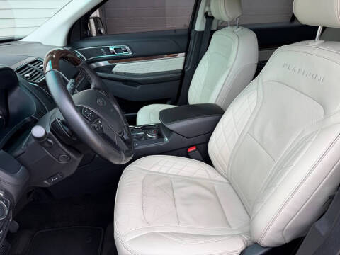 2017 Ford Explorer Platinum