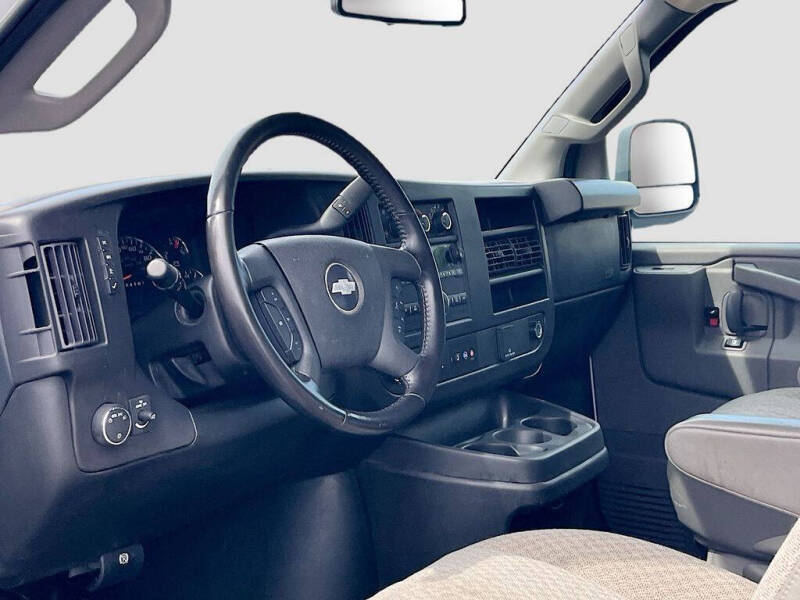 2023 Chevrolet Express 2500