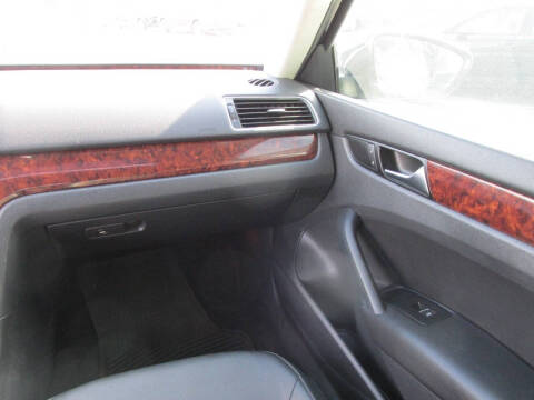 2012 Volkswagen Passat SEL PZEV