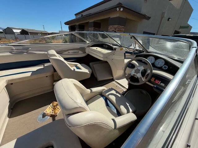 2001 Larson Boats 212 SEI