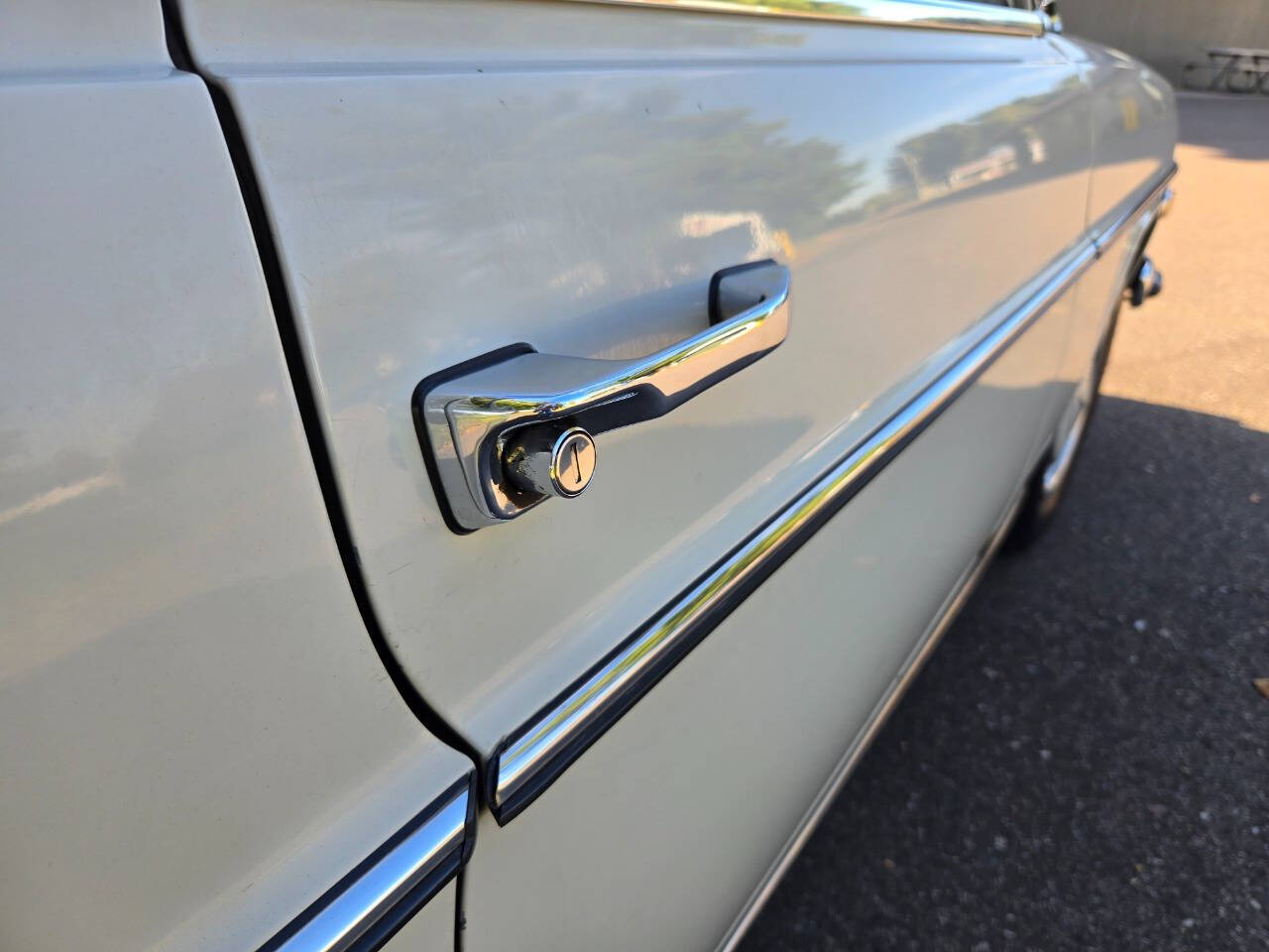 1972 Mercedes-Benz 220 56