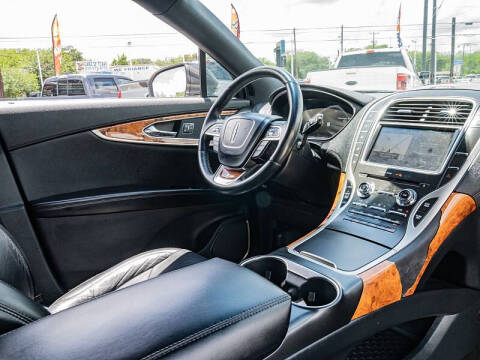 2020 Lincoln Nautilus Reserve