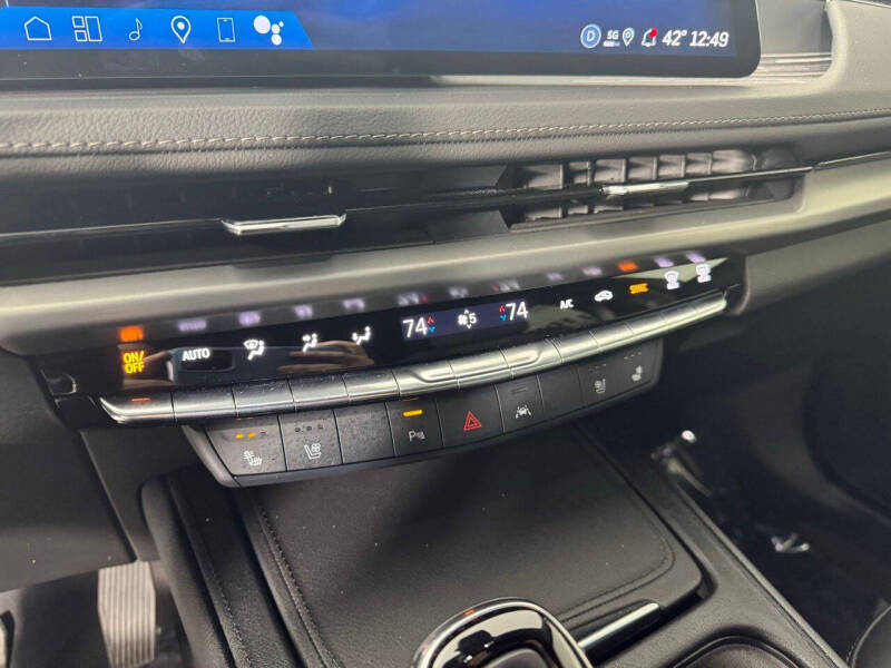 2025 Cadillac XT4 Premium Luxury