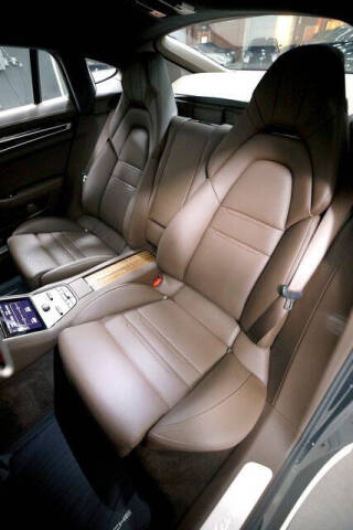 2018 Porsche Panamera 4 Executive