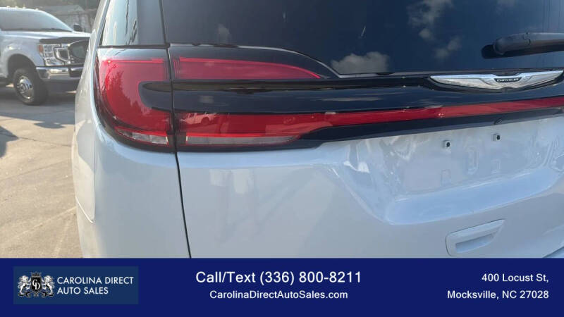 2025 Chrysler Pacifica Select