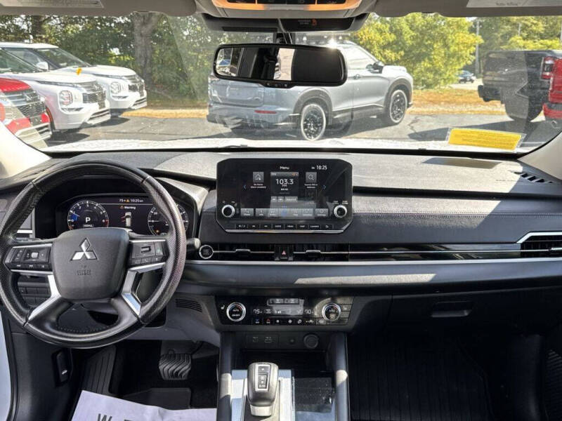 2024 Mitsubishi Outlander SEL