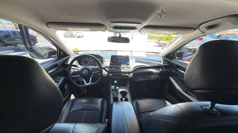 2022 Nissan Altima 2.5 SR