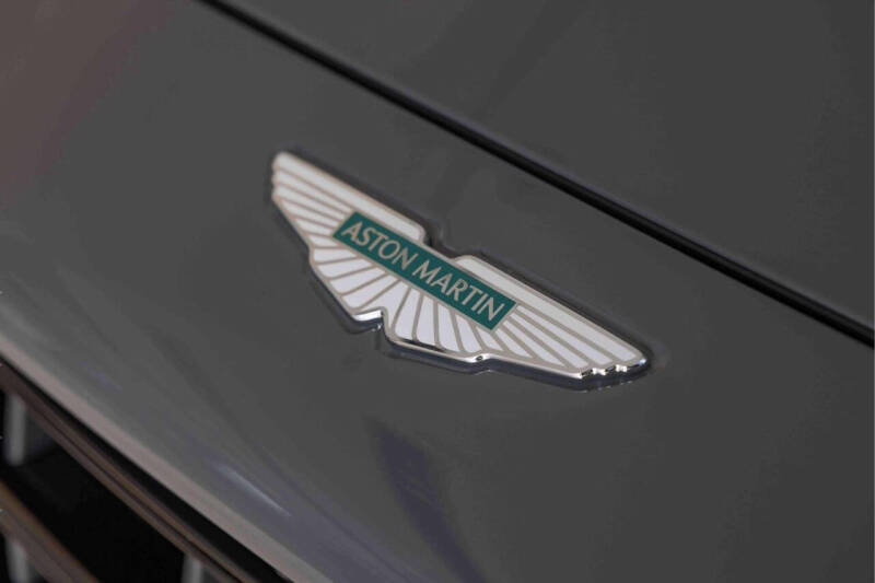 2025 Aston Martin DBX 707