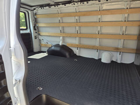 2023 GMC Savana 2500