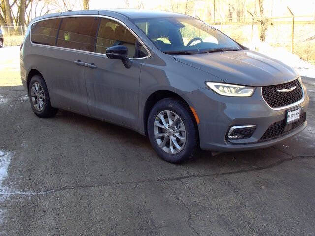 2025 Chrysler Pacifica for sale at Berman Chrysler Dodge Jeep Ram in Oak Lawn IL