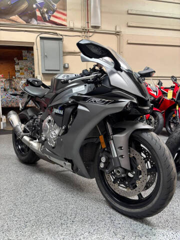 2016 Yamaha YZF-R1