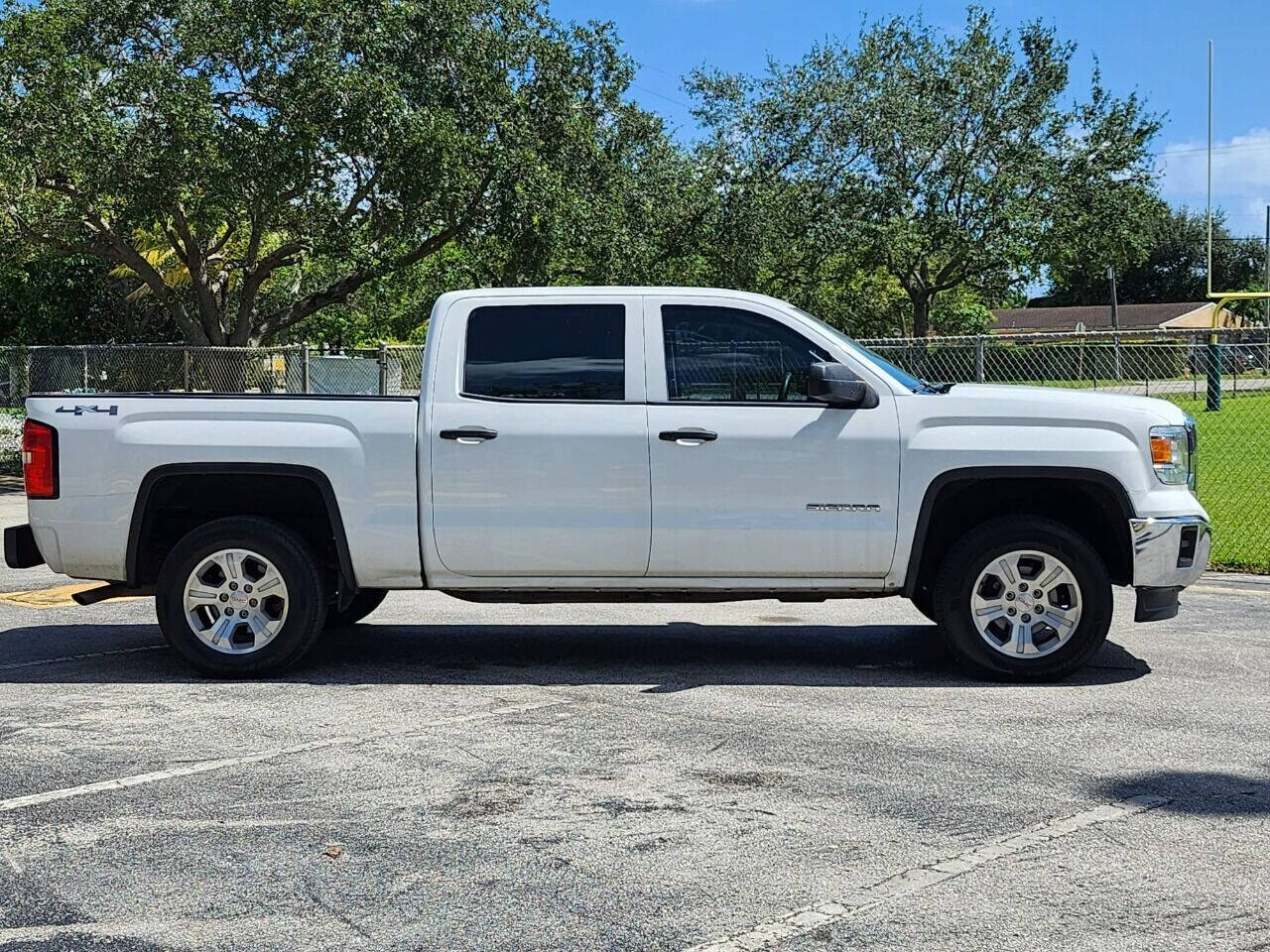 2014 GMC Sierra Pickup - $17,995