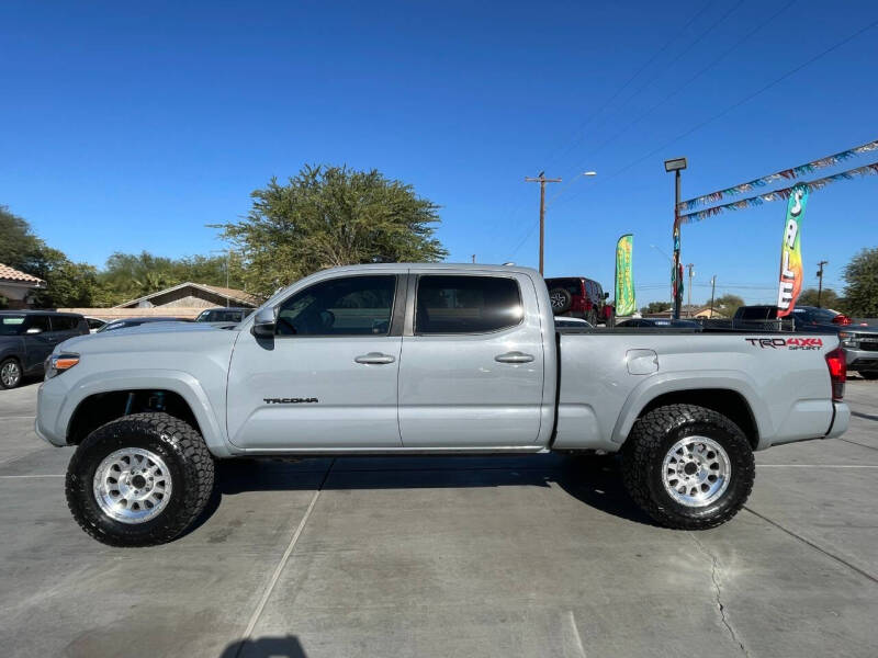 2019 Toyota Tacoma TRD Sport photo 3