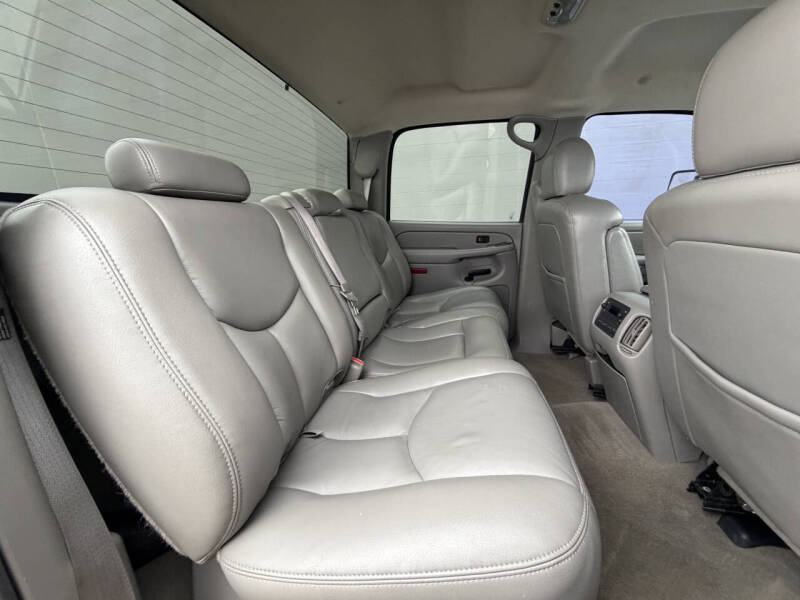 2004 GMC Sierra 2500HD SLT