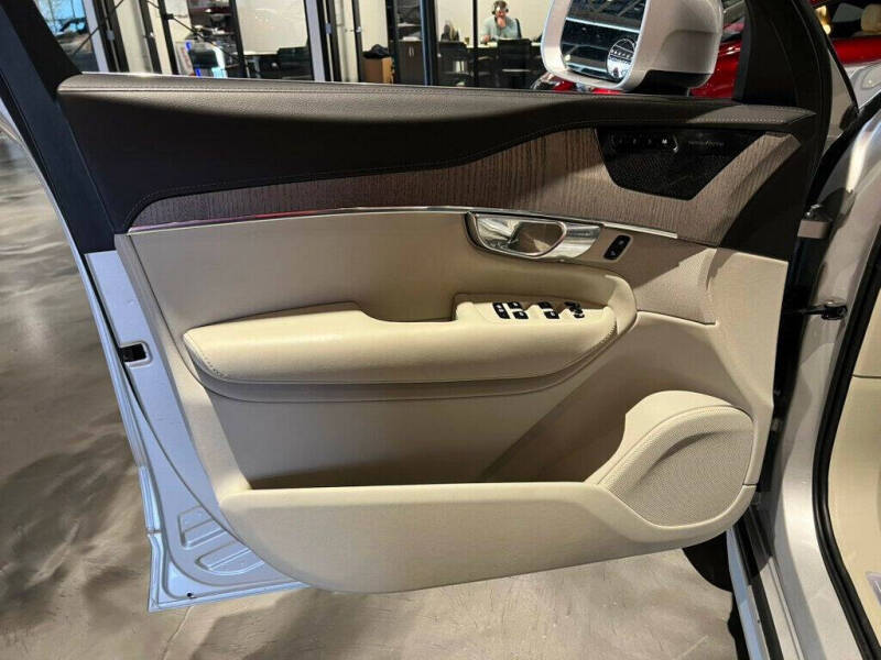 2022 Volvo XC90 T6 Inscription 7-Passenger