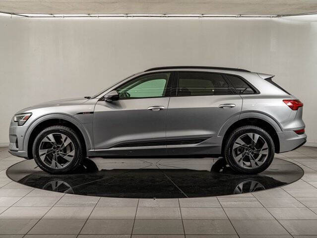 2021 Audi e-tron quattro Premium