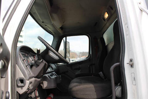 2013 Freightliner M2 106