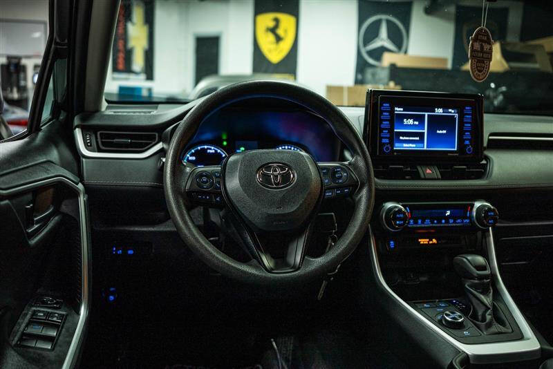 2021 Toyota RAV4 Hybrid LE