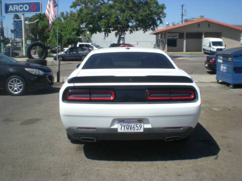 2017 Dodge Challenger SXT