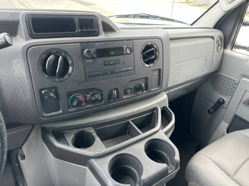 2014 Ford E-Series E-150