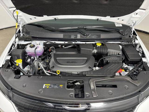 2027 Chrysler Pacifica Select